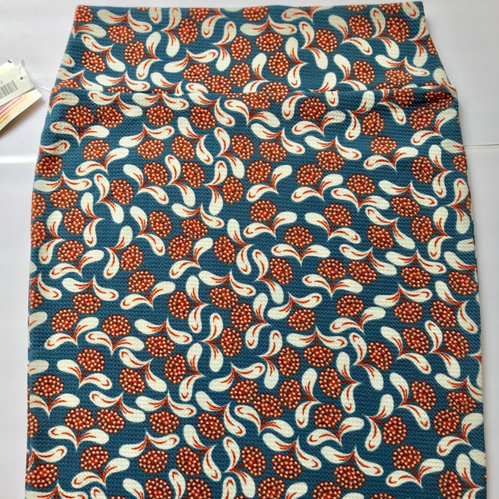 Medium Lularoe Cassie Pencil Skirt